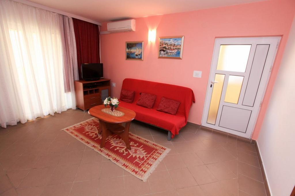 Apartments Franc Povljana Quarto foto