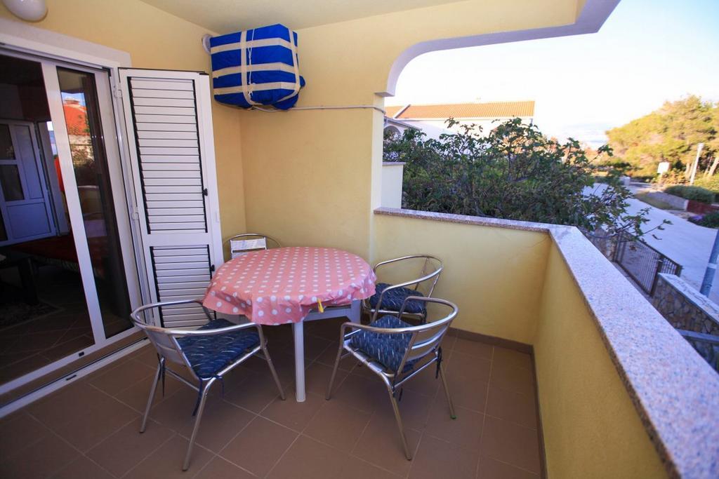 Apartments Franc Povljana Quarto foto