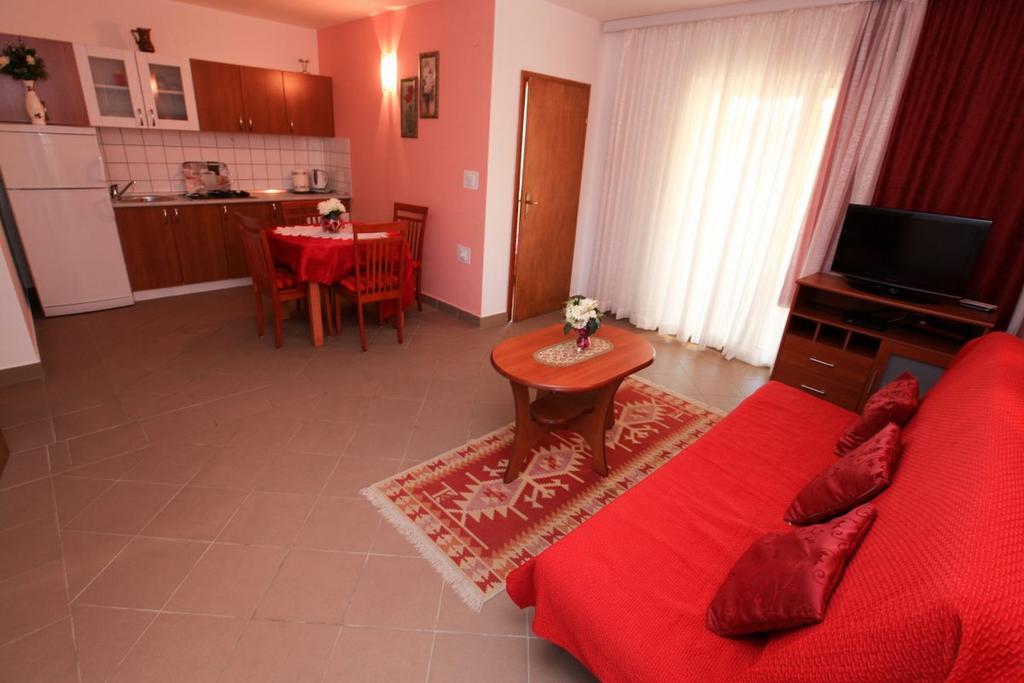 Apartments Franc Povljana Quarto foto
