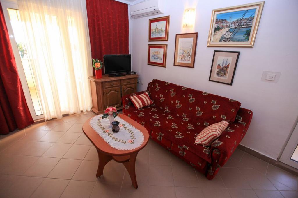 Apartments Franc Povljana Quarto foto